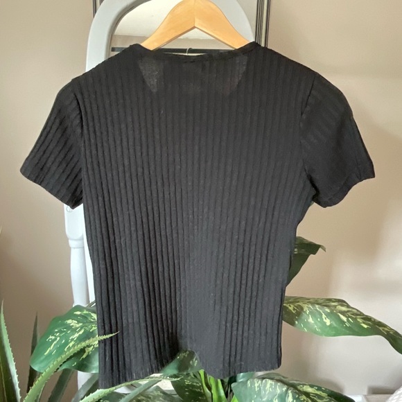 Ribbed black tee - Picture 2 of 7